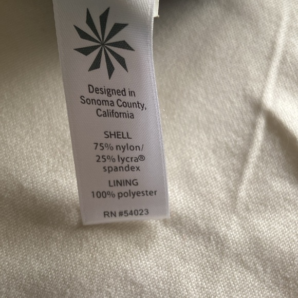 🔥 4/$20 Athleta XS yoga top with bra - Picture 5 of 6